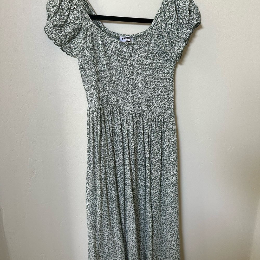 RSQ Green Midi Sundress with Puff Sleeves and Scoop Neck